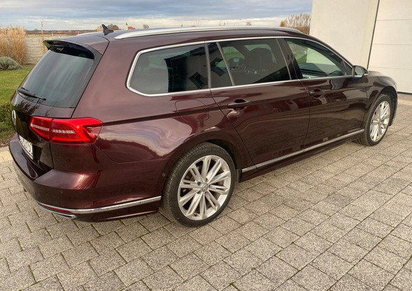 Volkswagen Passat cena 76000 przebieg: 195000, rok produkcji 2017 z Żmigród małe 154